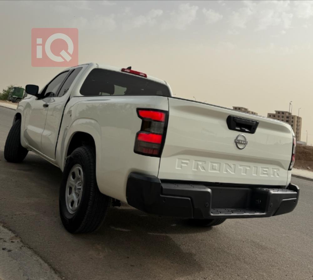 نيسان فرونتر
